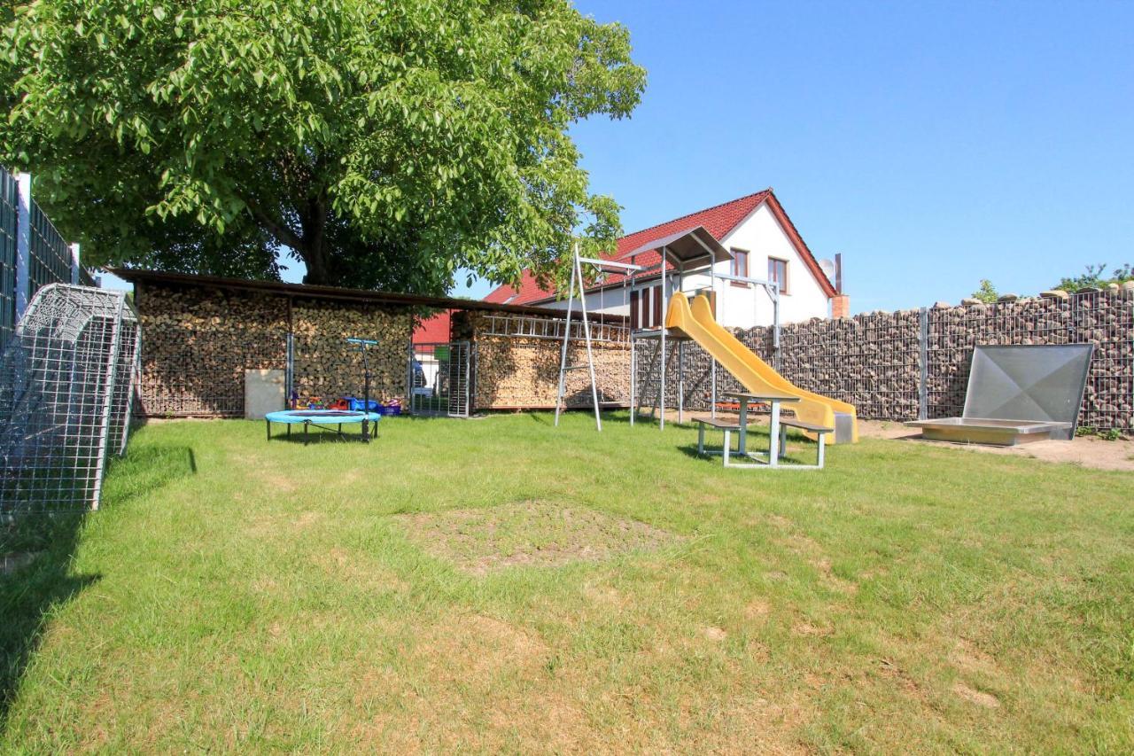Ferienwohnung Sperlingslust Niepars エクステリア 写真